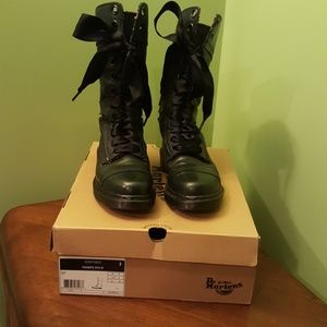 Doc Martens Triumph 1914 boots